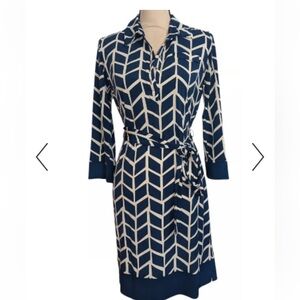 Donna Morgan Blue White Geo Print Button 3/4 Sleeve Belted Shirt Dress
Size 10